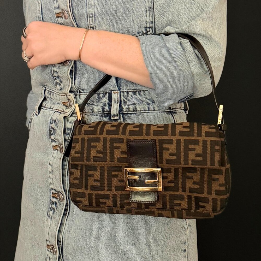 •SOLD•Vintage FENDI Zucca Baguette with Rare Gold Hardware - Picture 10 of 11